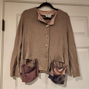 Donna Jessica vintage Unique tan button up long sleeve blouse